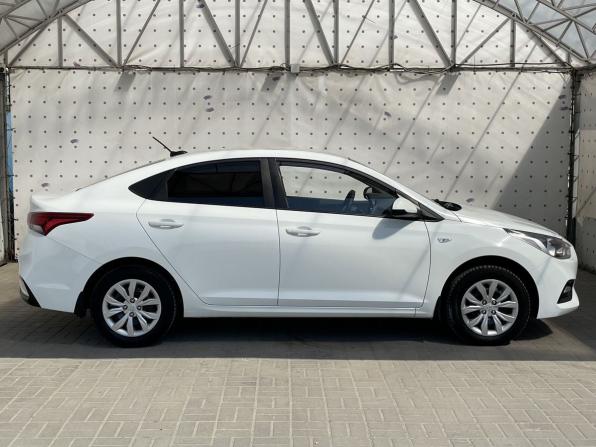 Hyundai Solaris II с пробегом 2018 года, цена 1 130 000 рублей, 137155 км, седан, Автокод Объявления