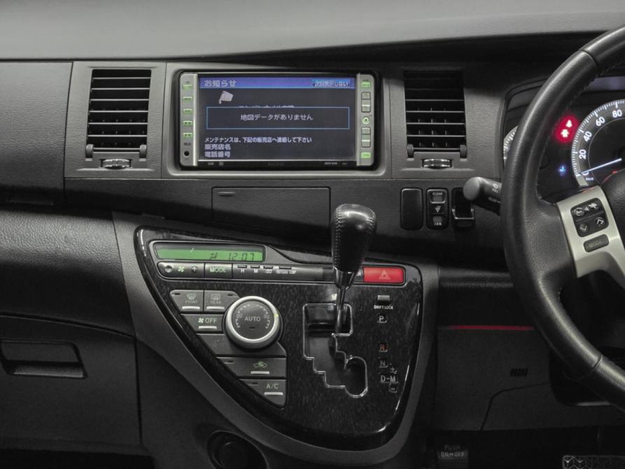 Toyota ISis I Рестайлинг Красноярск  - изображение 13