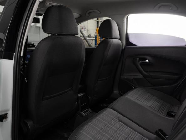 Volkswagen Polo V Рестайлинг с пробегом 2017 года, цена 1 279 000 рублей, 160415 км, седан, Автокод Объявления