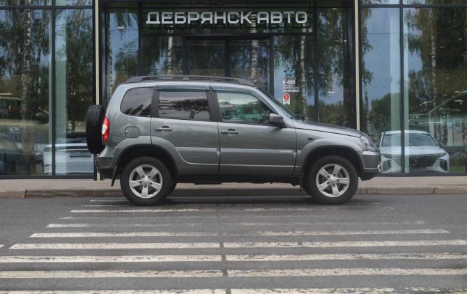 Chevrolet Niva I Рестайлинг с пробегом 2017 года, цена 835 000 рублей, 79113 км, внедорожник, Автокод Объявления