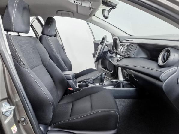 Toyota RAV4 IV (XA40) Рестайлинг с пробегом 2017 года, цена 2 469 000 рублей, 123002 км, внедорожник, Автокод Объявления