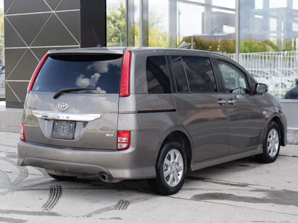 Toyota ISis I Рестайлинг с пробегом 2010 года, цена 1 150 000 рублей, 181213 км, компактвэн, Автокод Объявления