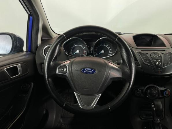 Ford Fiesta Mk6 Рестайлинг с пробегом 2015 года, цена 700 000 рублей, 220900 км, седан, Автокод Объявления