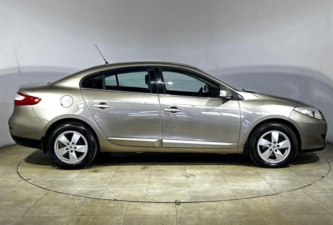 Renault Fluence I с пробегом 2011 года, цена 685 000 рублей, 211857 км, седан, Автокод Объявления