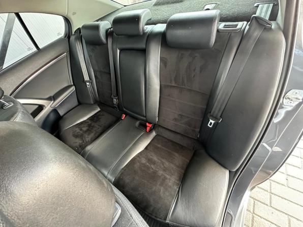 Toyota Avensis III Рестайлинг с пробегом 2012 года, цена 1 250 000 рублей, 180625 км, седан, Автокод Объявления