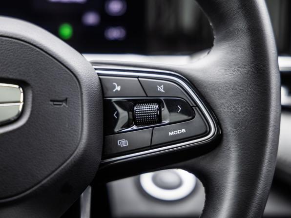 Geely Atlas II с пробегом 2024 года, цена 2 868 000 рублей, 32751 км, внедорожник, Автокод Объявления