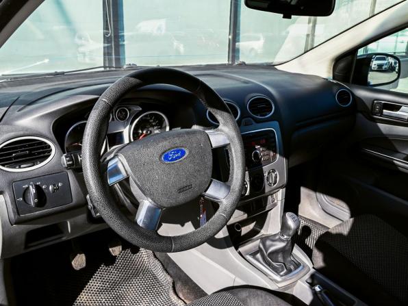 Ford Focus II Рестайлинг с пробегом 2010 года, цена 319 000 рублей, 271974 км, хэтчбек, Автокод Объявления