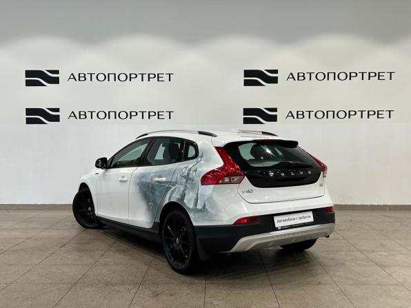Volvo V40 Cross Country I с пробегом 2013 года, цена 1 049 000 рублей, 186445 км, хэтчбек, Автокод Объявления