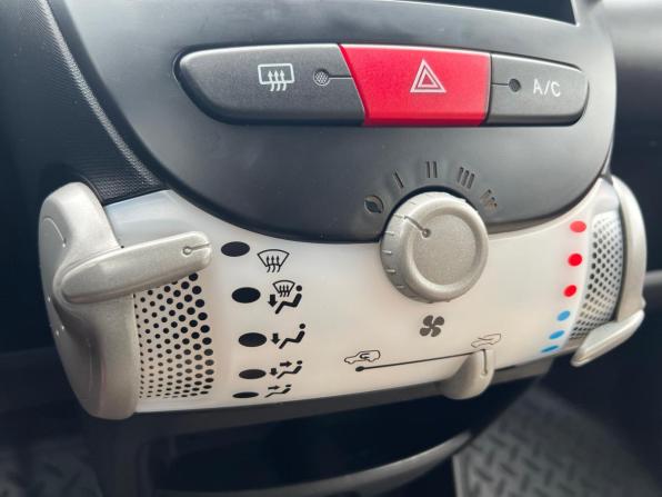 Peugeot 107 I Рестайлинг 2 с пробегом 2014 года, цена 600 000 рублей, 120846 км, хэтчбек, Автокод Объявления