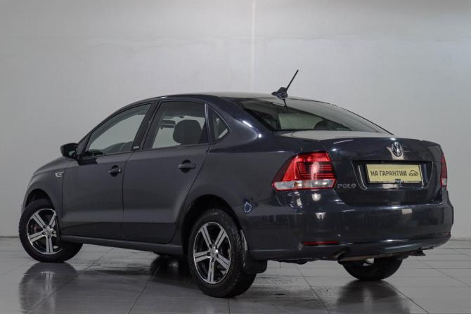 Volkswagen Polo V Рестайлинг с пробегом 2017 года, цена 979 000 рублей, 214000 км, седан, Автокод Объявления