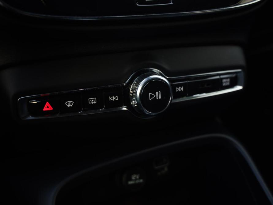 Volvo XC40 I Санкт-Петербург  - изображение 20