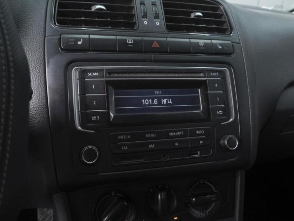 Volkswagen Polo V с пробегом 2013 года, цена 995 000 рублей, 92607 км, седан, Автокод Объявления