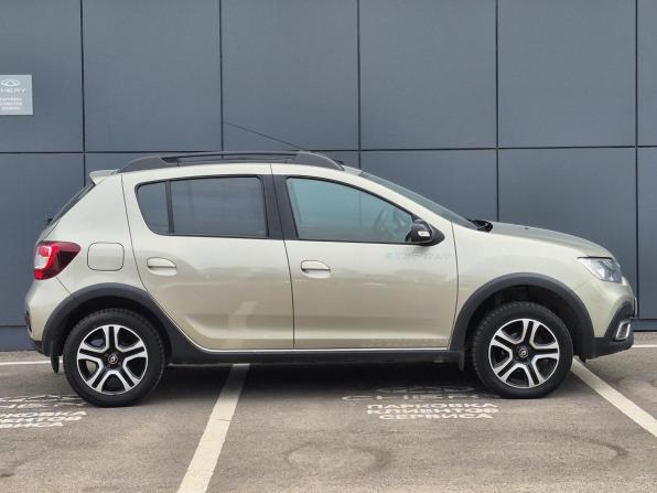 Renault Sandero II Рестайлинг с пробегом 2018 года, цена 1 350 000 рублей, 58872 км, хэтчбек, Автокод Объявления