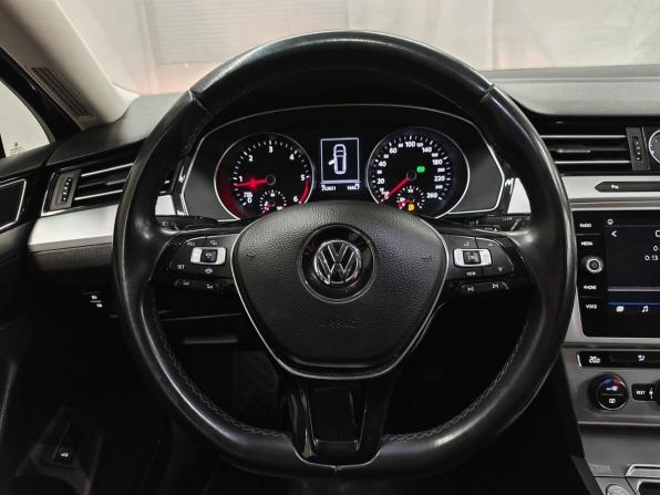 Volkswagen Passat B8 с пробегом 2019 года, цена 1 970 000 рублей, 252630 км, универсал, Автокод Объявления