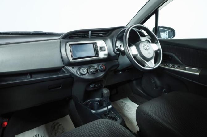Toyota Vitz III (XP130) Рестайлинг с пробегом 2016 года, цена 979 000 рублей, 152000 км, хэтчбек, Автокод Объявления