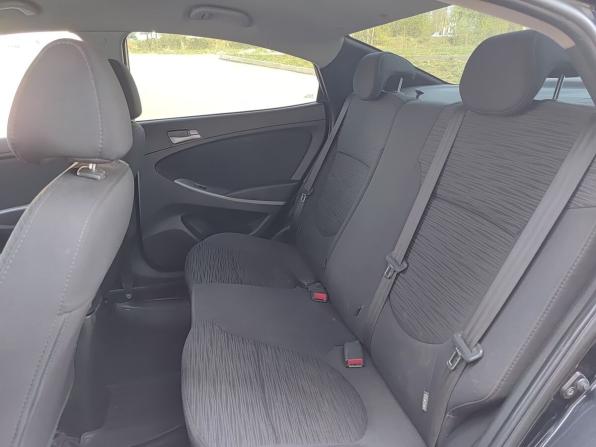 Hyundai Solaris I Рестайлинг с пробегом 2014 года, цена 399 800 рублей, 260000 км, седан, Автокод Объявления