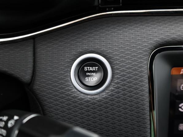 Land Rover Range Rover Evoque II с пробегом 2021 года, цена 4 398 000 рублей, 37924 км, внедорожник, Автокод Объявления