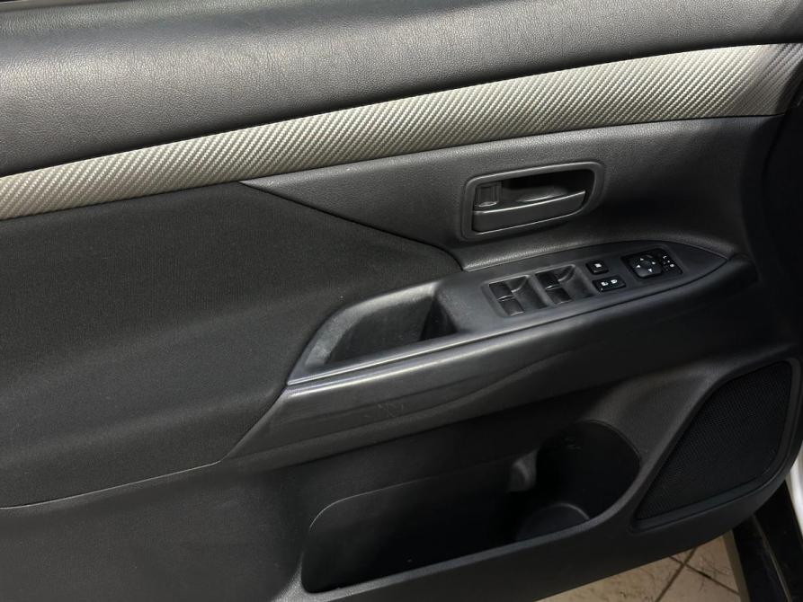 Mitsubishi Outlander III Рестайлинг Санкт-Петербург  - изображение 11