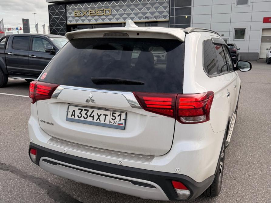 Mitsubishi Outlander III Рестайлинг 3 Санкт-Петербург  - изображение 4