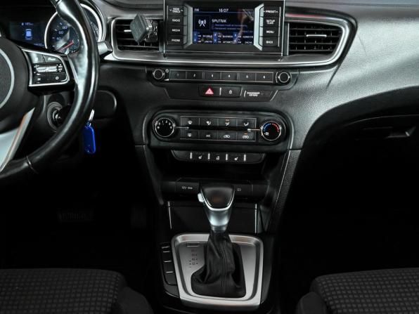 Kia Ceed III с пробегом 2018 года, цена 1 550 000 рублей, 98631 км, хэтчбек, Автокод Объявления