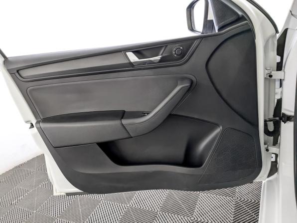 Skoda Rapid II с пробегом 2021 года, цена 1 269 000 рублей, 176346 км, лифтбек, Автокод Объявления