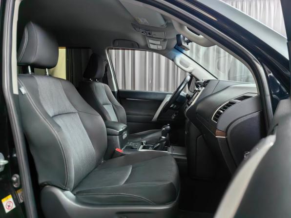 Toyota Land Cruiser Prado 150 Series Рестайлинг 2 с пробегом 2019 года, цена 4 077 000 рублей, 166171 км, внедорожник, Автокод Объявления