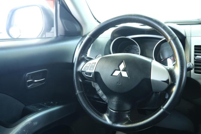 Mitsubishi Outlander II с пробегом 2008 года, цена 1 099 000 рублей, 212000 км, внедорожник, Автокод Объявления