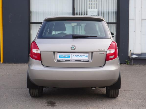 Skoda Fabia II Рестайлинг с пробегом 2011 года, цена 640 000 рублей, 183245 км, хэтчбек, Автокод Объявления