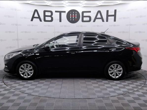 Hyundai Solaris II с пробегом 2018 года, цена 1 229 000 рублей, 158371 км, седан, Автокод Объявления