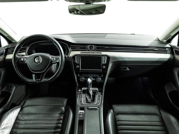 Volkswagen Passat B8 с пробегом 2017 года, цена 1 849 700 рублей, 181674 км, седан, Автокод Объявления