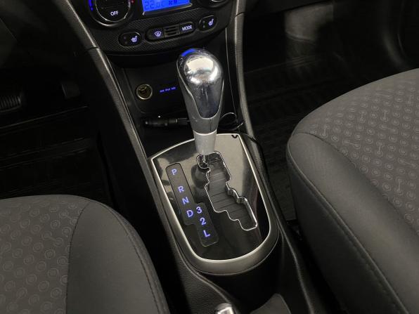 Hyundai Solaris I с пробегом 2012 года, цена 880 000 рублей, 151898 км, хэтчбек, Автокод Объявления