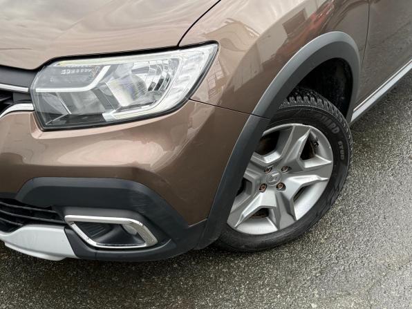 Renault Sandero II Рестайлинг с пробегом 2020 года, цена 1 190 000 рублей, 90000 км, хэтчбек, Автокод Объявления