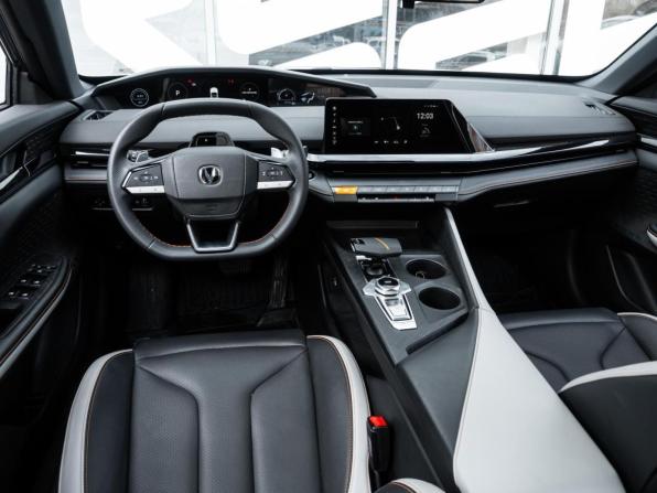 Changan UNI-V I с пробегом 2024 года, цена 2 520 000 рублей, 20746 км, лифтбек, Автокод Объявления
