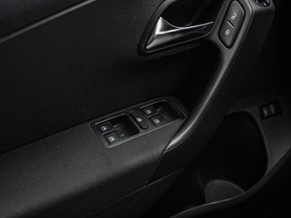 Volkswagen Polo V Рестайлинг с пробегом 2016 года, цена 927 000 рублей, 134035 км, седан, Автокод Объявления