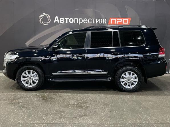 Toyota Land Cruiser 200 Series Рестайлинг 2 с пробегом 2016 года, цена 3 850 000 рублей, 450000 км, внедорожник, Автокод Объявления