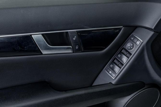 Mercedes-Benz C-Класс III (W204) Рестайлинг с пробегом 2013 года, цена 1 582 000 рублей, 147288 км, седан, Автокод Объявления