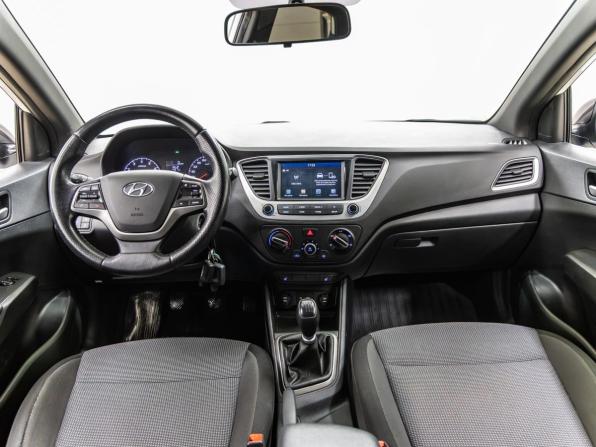 Hyundai Solaris II с пробегом 2017 года, цена 1 048 000 рублей, 186322 км, седан, Автокод Объявления