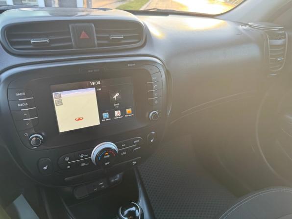 Kia Soul II Рестайлинг с пробегом 2018 года, цена 1 329 900 рублей, 173440 км, хэтчбек, Автокод Объявления