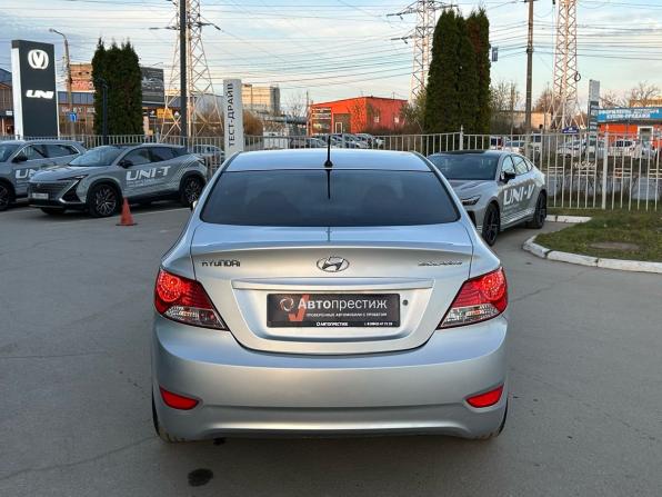 Hyundai Solaris I с пробегом 2011 года, цена 660 000 рублей, 165466 км, седан, Автокод Объявления