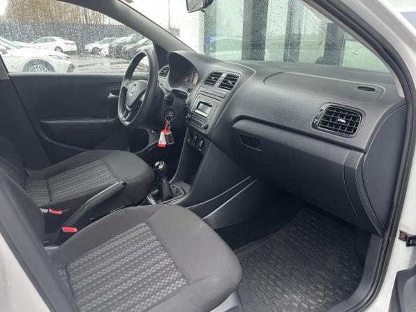 Volkswagen Polo V Рестайлинг с пробегом 2018 года, цена 1 150 000 рублей, 138000 км, седан, Автокод Объявления