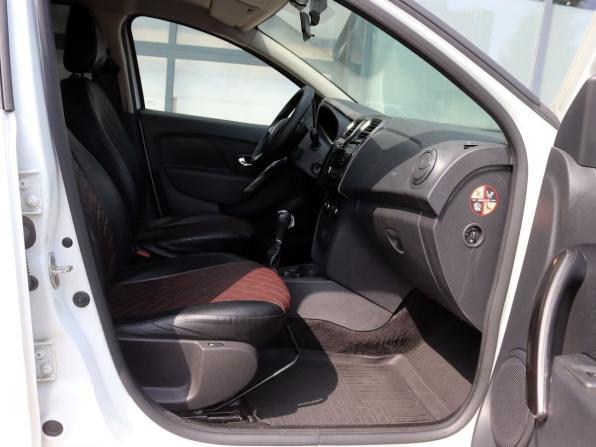 Renault Logan II Рестайлинг с пробегом 2019 года, цена 1 109 000 рублей, 120000 км, седан, Автокод Объявления
