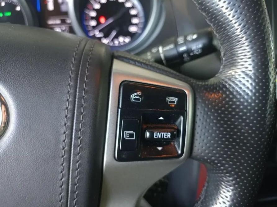 Toyota Land Cruiser Prado 150 Series Рестайлинг 1 Москва  - изображение 18