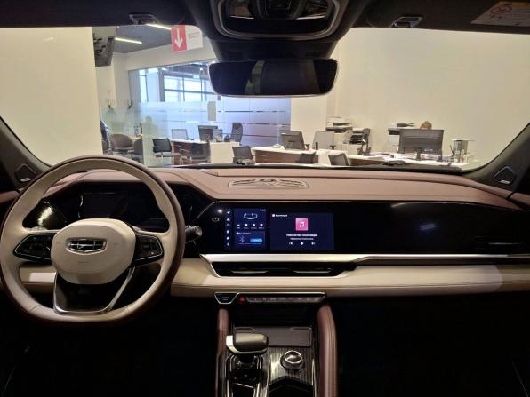 Geely Monjaro I с пробегом 2024 года, цена 3 673 000 рублей, 28705 км, внедорожник, Автокод Объявления