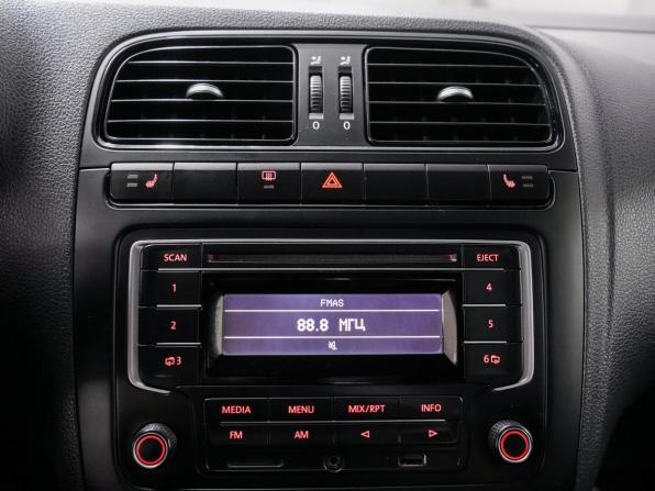 Volkswagen Polo V с пробегом 2011 года, цена 644 000 рублей, 256000 км, седан, Автокод Объявления