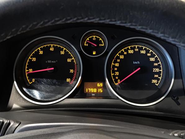 Opel Astra H Рестайлинг с пробегом 2010 года, цена 500 000 рублей, 179814 км, седан, Автокод Объявления
