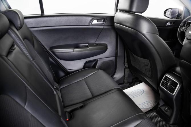Kia Sportage IV Рестайлинг с пробегом 2019 года, цена 2 259 000 рублей, 170000 км, внедорожник, Автокод Объявления