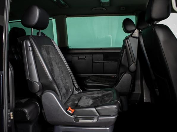 Volkswagen Multivan T6 с пробегом 2018 года, цена 3 535 000 рублей, 130501 км, минивэн, Автокод Объявления