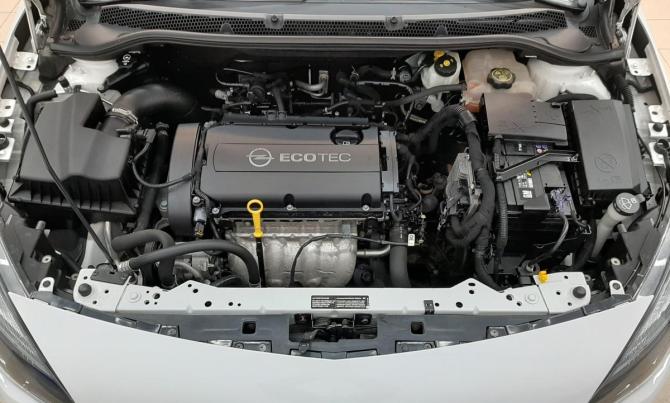 Opel Astra J Рестайлинг с пробегом 2013 года, цена 950 000 рублей, 61066 км, седан, Автокод Объявления