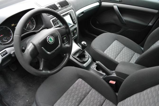 Skoda Octavia II (A5) Рестайлинг с пробегом 2011 года, цена 760 000 рублей, 240833 км, лифтбек, Автокод Объявления