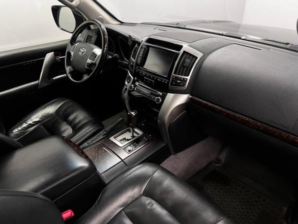 Toyota Land Cruiser 200 Series Рестайлинг 1 с пробегом 2013 года, цена 3 699 000 рублей, 302325 км, внедорожник, Автокод Объявления
